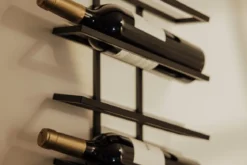 Weinregal Vinia – Wandregal aus Metall für stilvolle Weinlagerung